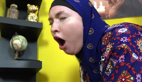 Horny guy really wants to fuck a woman in hijab – Noi Feja