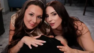 Welcome to Our Naughty House – Isabella De Laa & Venus Rey